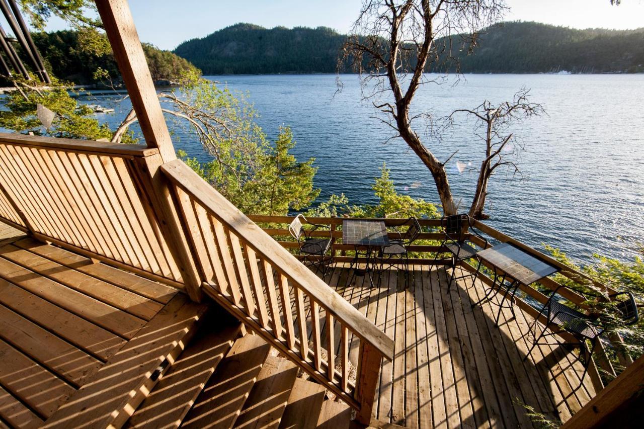Shangrila Waterfront Vacation Home Bedwell Harbour Exterior photo