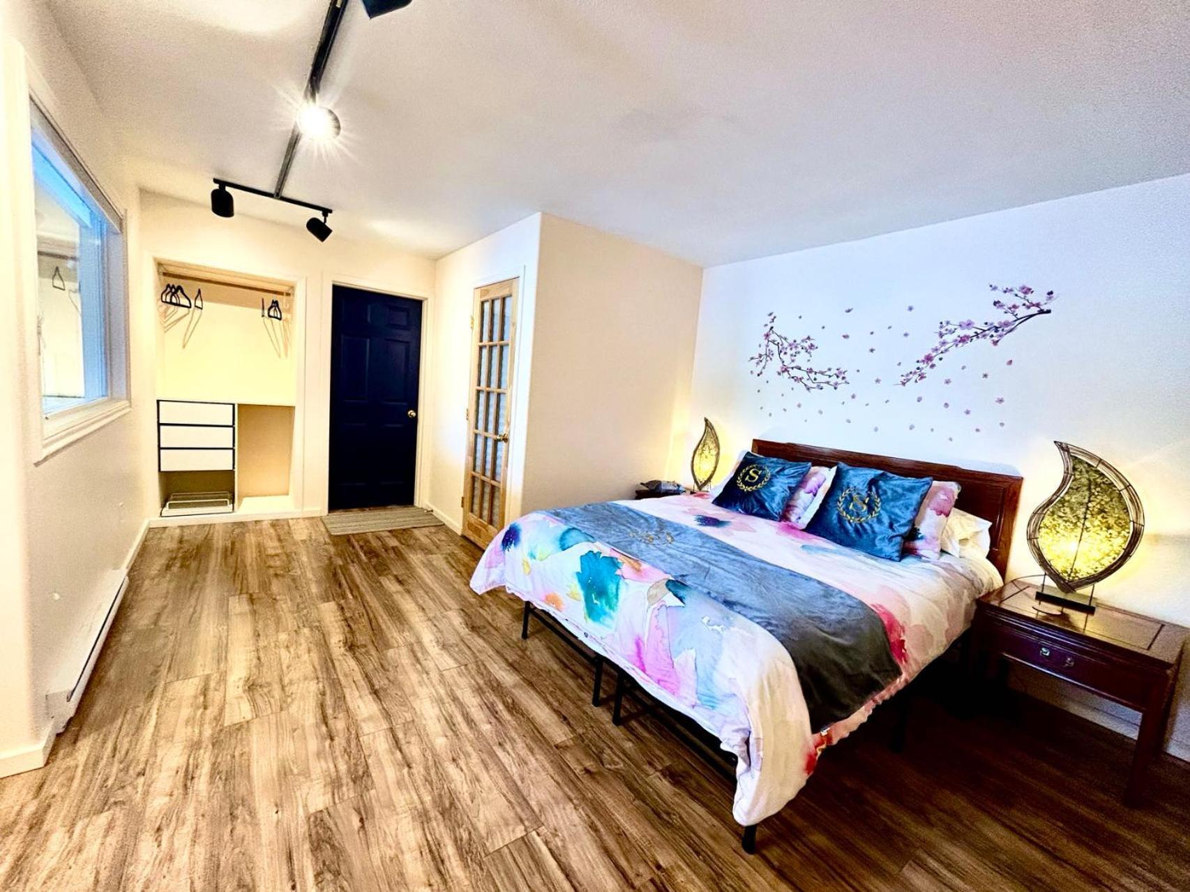 Shangrila Waterfront Vacation Home Bedwell Harbour Exterior photo