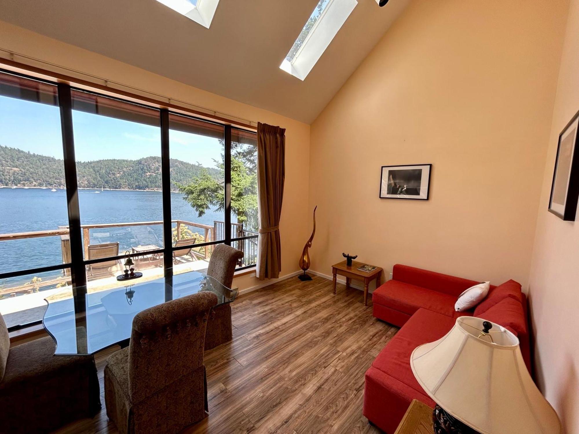 Shangrila Waterfront Vacation Home Bedwell Harbour Exterior photo