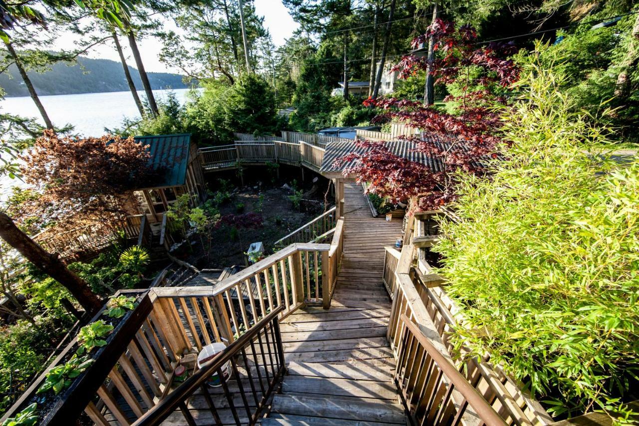 Shangrila Waterfront Vacation Home Bedwell Harbour Exterior photo