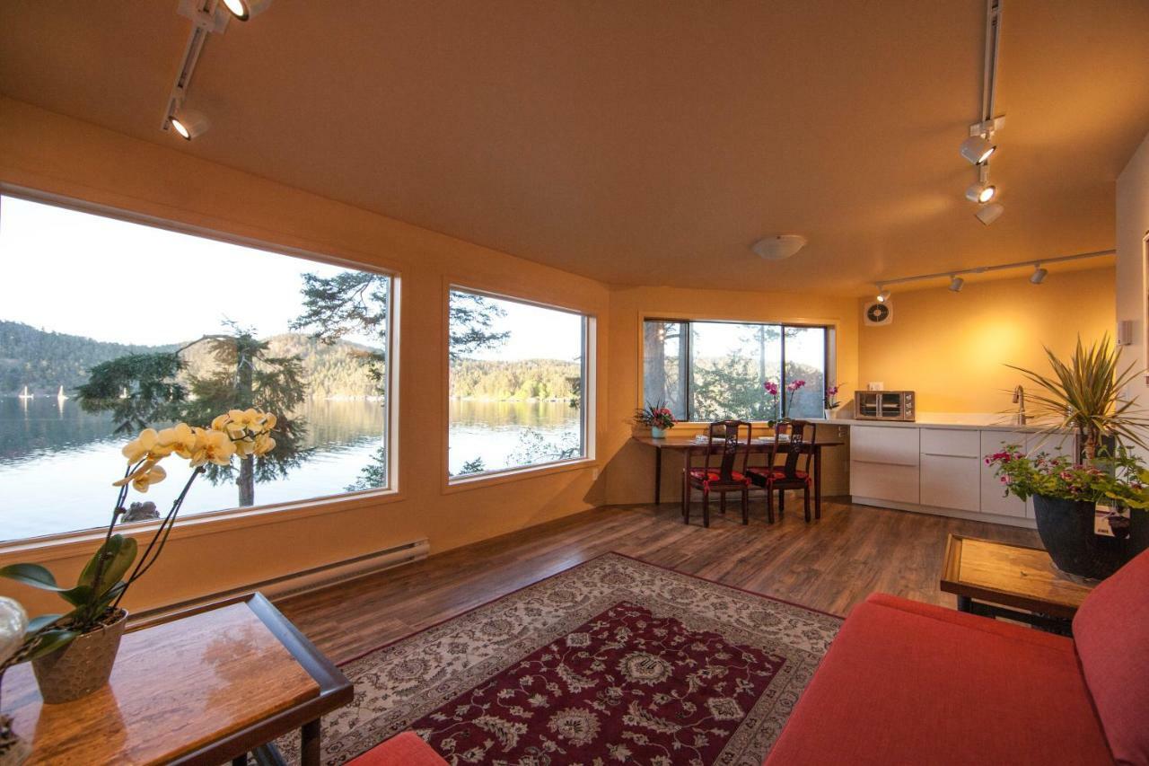 Shangrila Waterfront Vacation Home Bedwell Harbour Exterior photo
